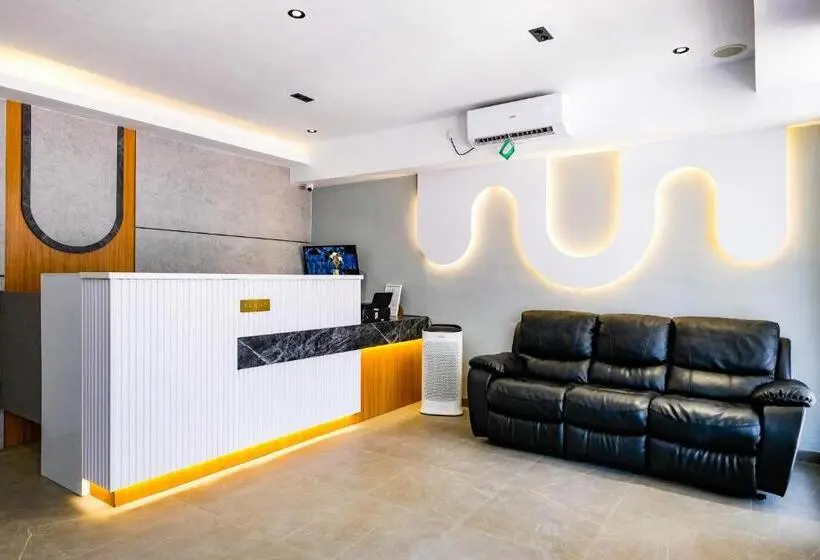 ホテル Urbanview Tiana Residence Nagoya Batam By Reddoorz