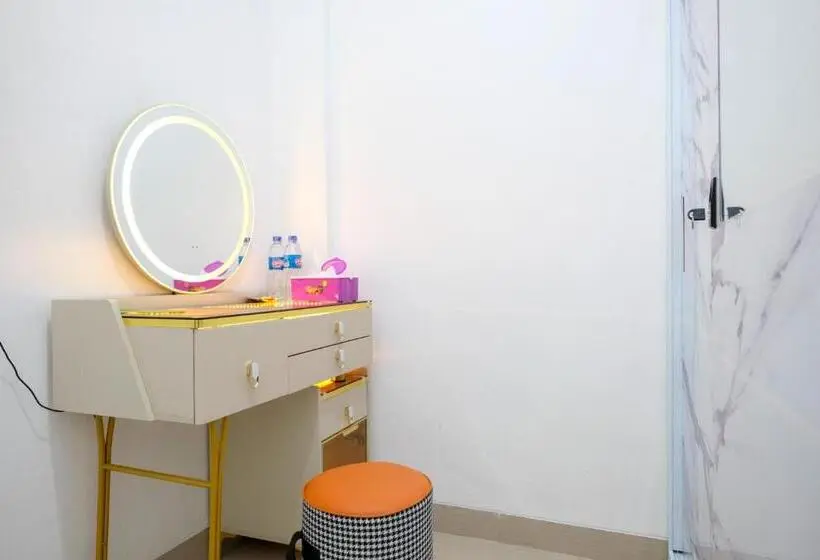 ホテル Urbanview Tiana Residence Nagoya Batam By Reddoorz