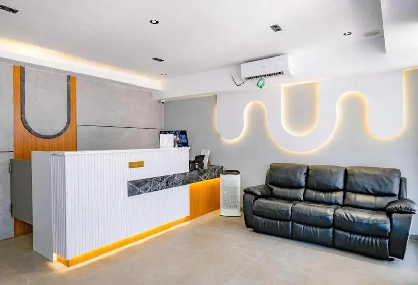 ホテル Urbanview Tiana Residence Nagoya Batam By Reddoorz