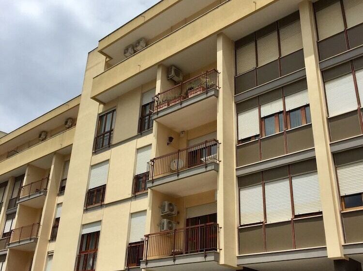 تختخواب و صبحانه Kalurya