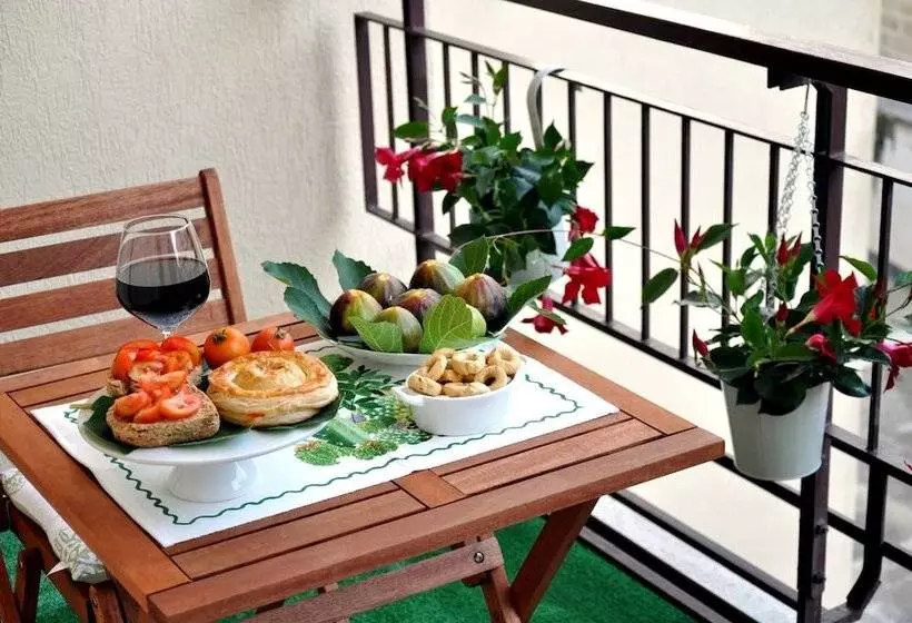 تختخواب و صبحانه Kalurya