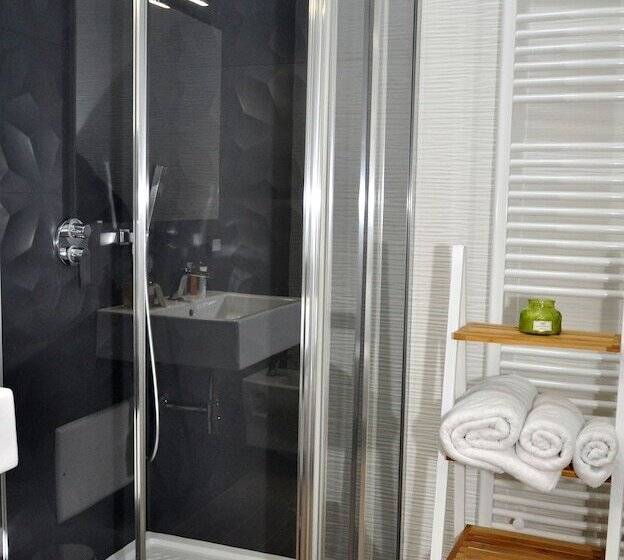 تختخواب و صبحانه Kalurya