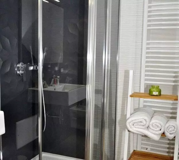 تختخواب و صبحانه Kalurya