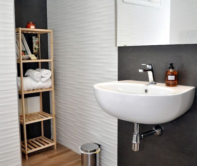 تختخواب و صبحانه Kalurya