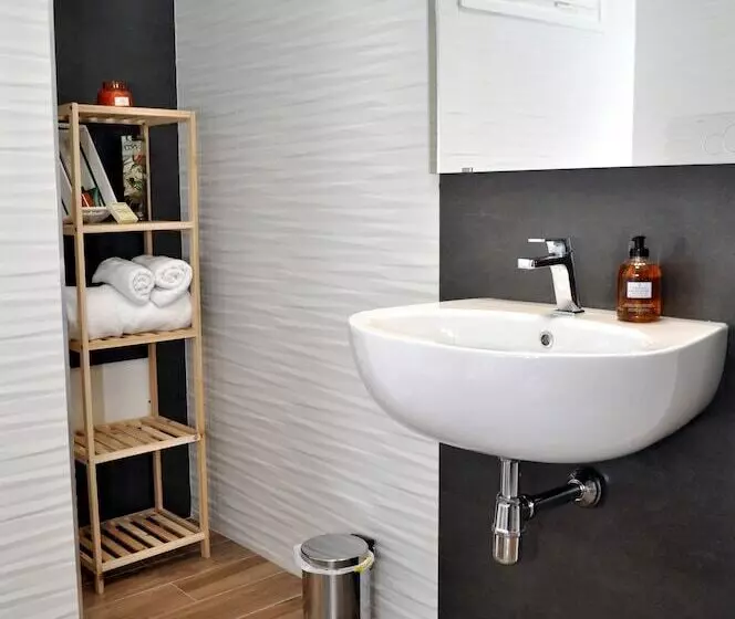 تختخواب و صبحانه Kalurya