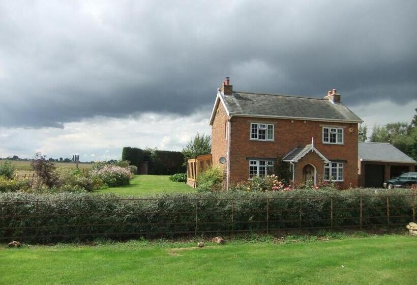 تختخواب و صبحانه St Mary’s Lodge B And B