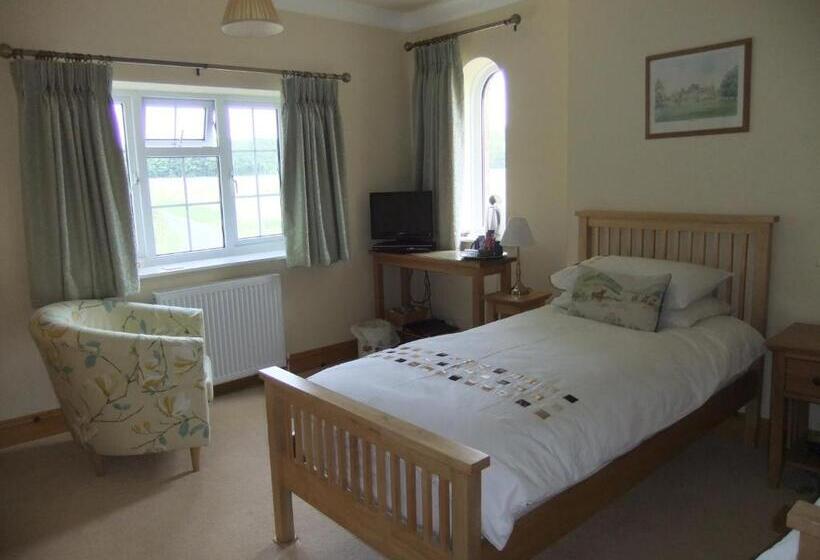 تختخواب و صبحانه St Mary’s Lodge B And B