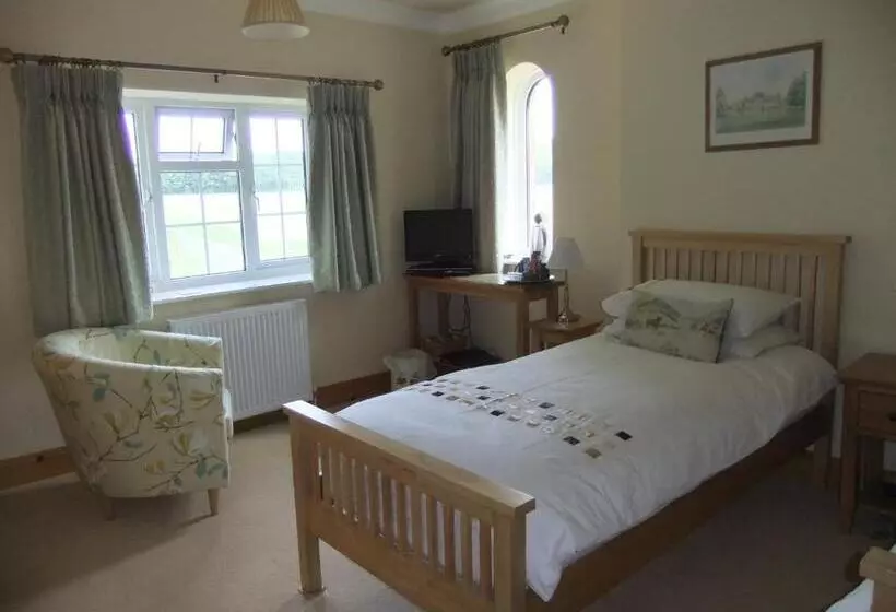 تختخواب و صبحانه St Mary’s Lodge B And B