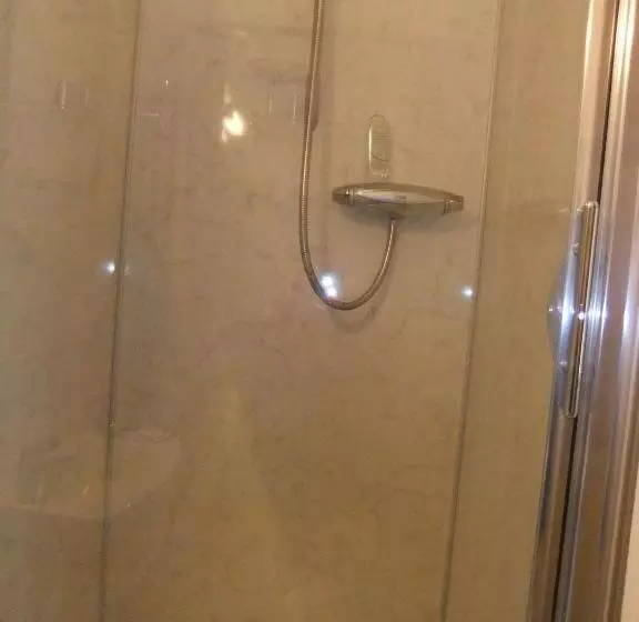 تختخواب و صبحانه St Mary’s Lodge B And B