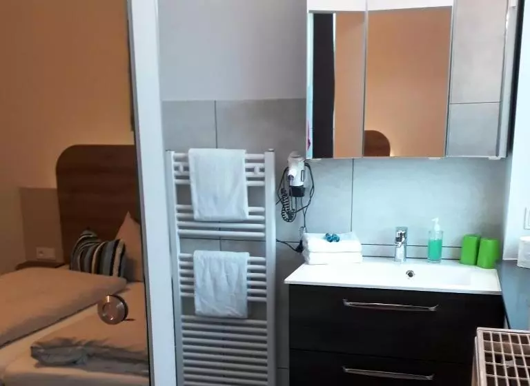 Hotelli M24   Alle Zimmer Mit Küchenzeile