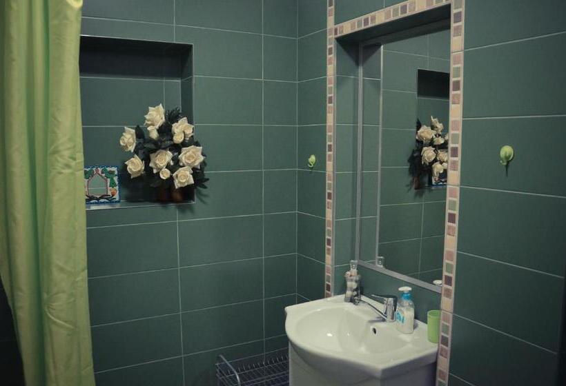 پانسیون Noira House