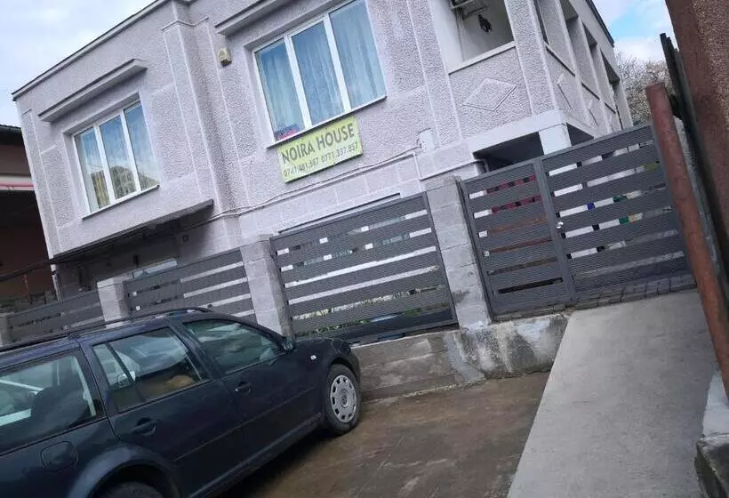 پانسیون Noira House