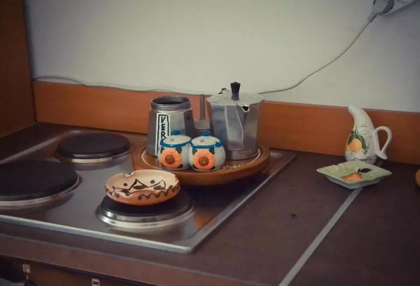 پانسیون Noira House