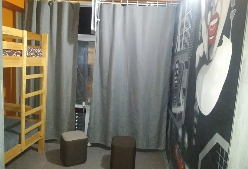Retkeilymaja Mega City