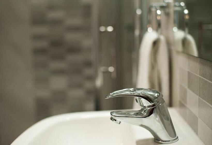 پانسیون Sinnotts Bar