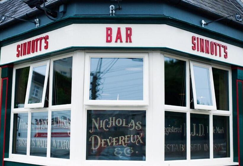 پانسیون Sinnotts Bar