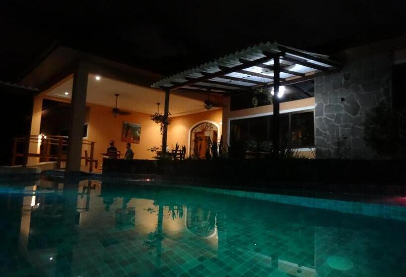 تختخواب و صبحانه Boutique Patampa