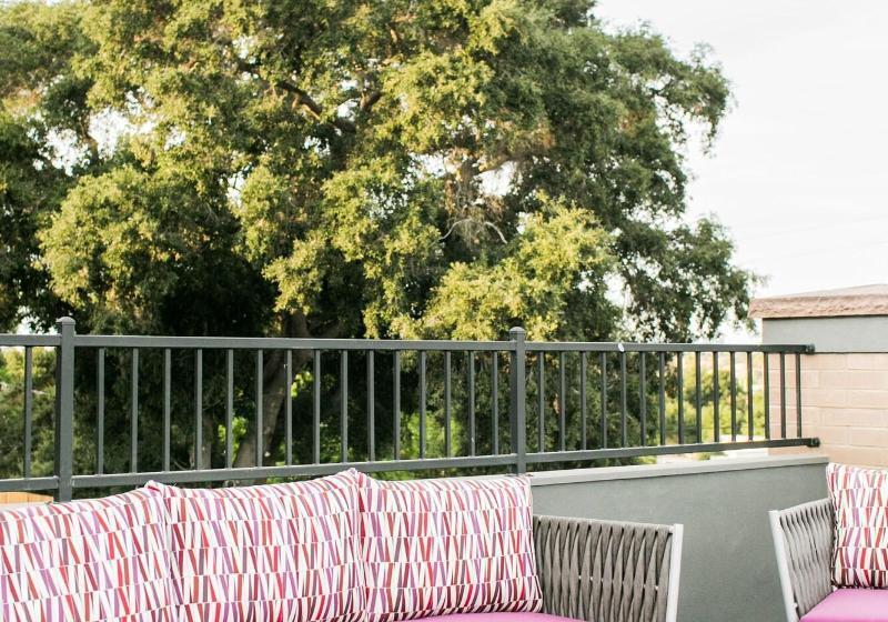 בית מלון כפרי Siri Downtown  Paso Robles