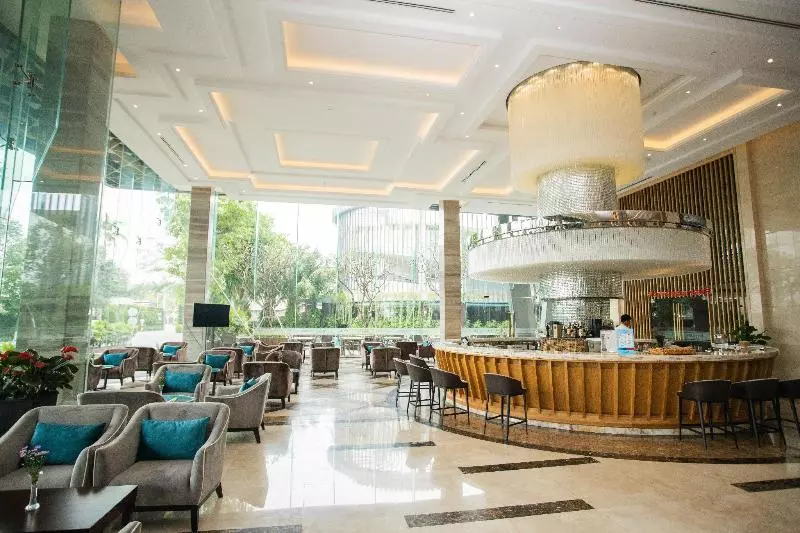 هتل The Mira Central Park