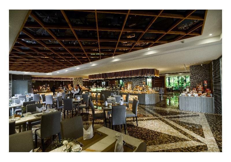 هتل The Mira Central Park