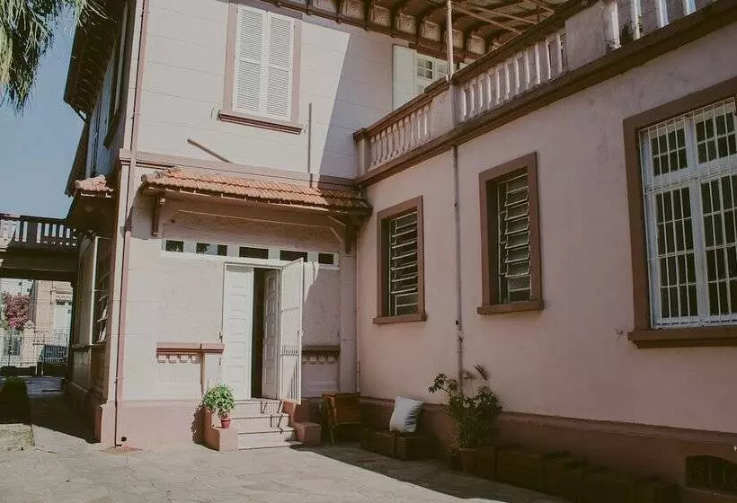 Vila Santa Eulalia Hostel