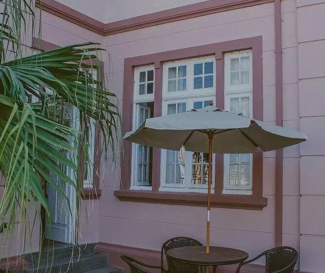 Vila Santa Eulalia Hostel