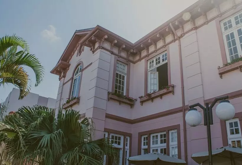 Vila Santa Eulalia Hostel