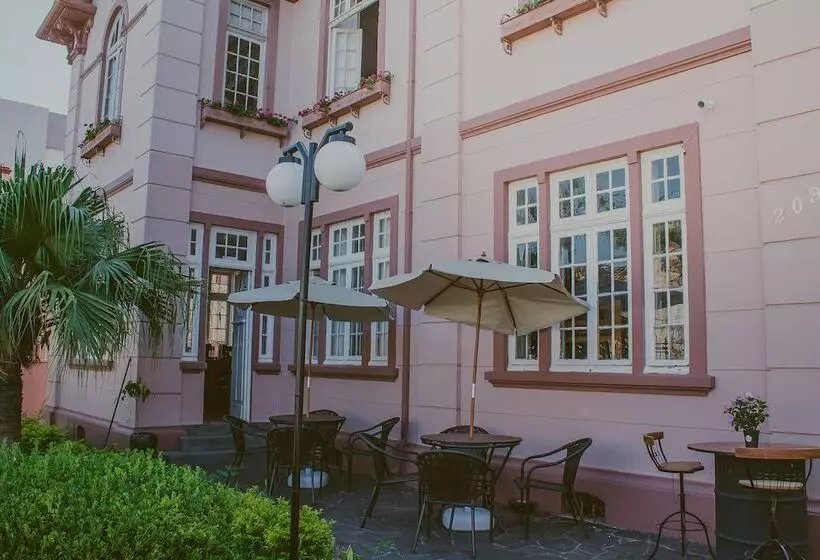 Vila Santa Eulalia Hostel