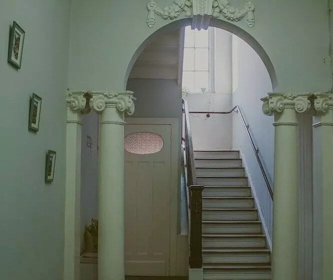 Vila Santa Eulalia Hostel