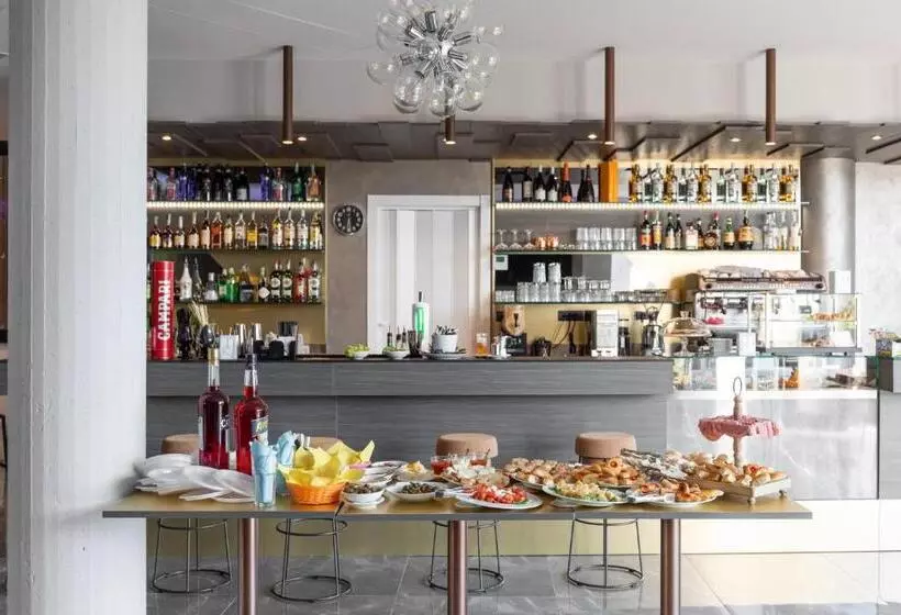 Hotelli Lake Como Golf