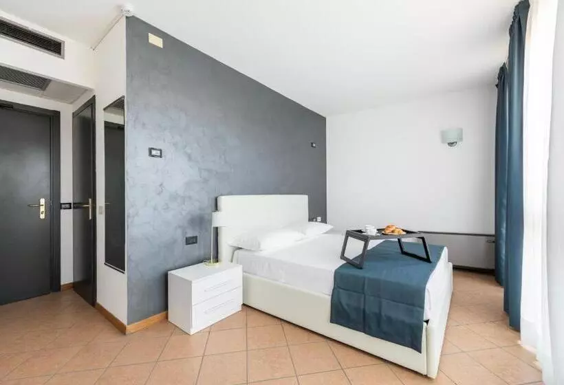 Hotelli Lake Como Golf