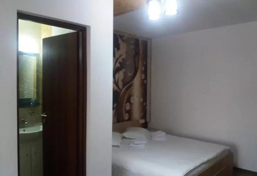 پانسیون Casa Lipianu