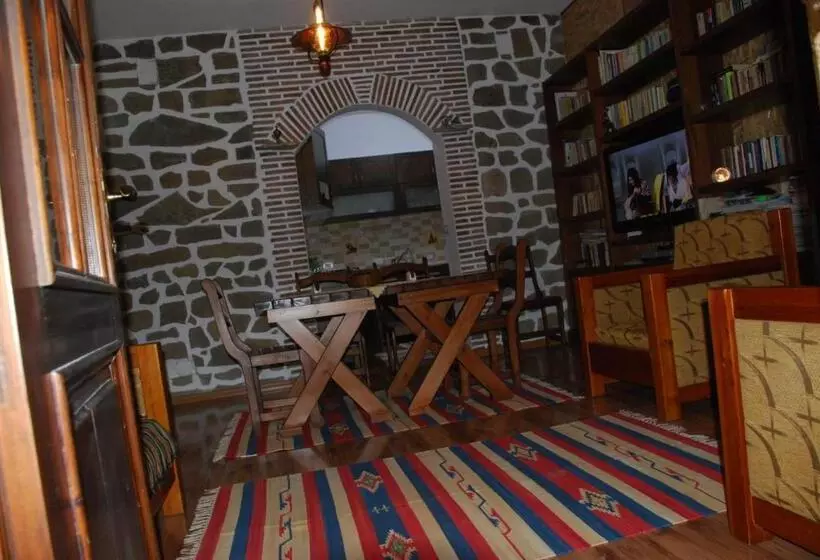 ペンション Bed & Breakfast Local Living Edi