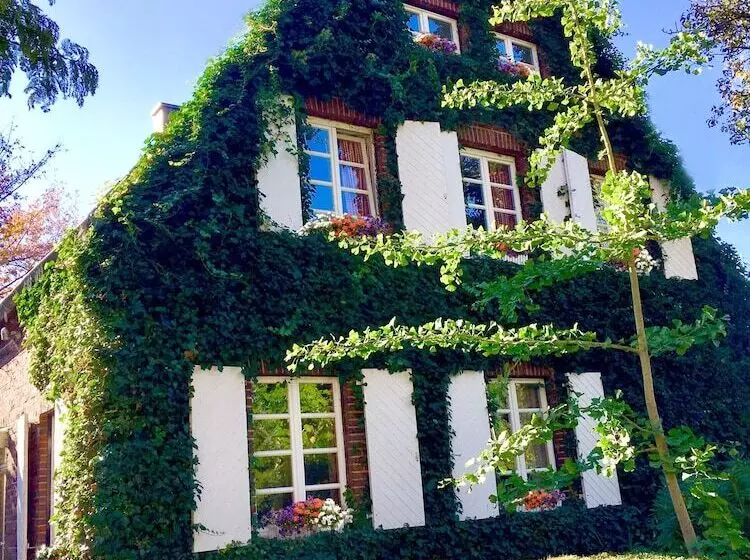 Majatalo Lilis Kleines