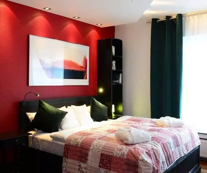 Majatalo Lilis Kleines