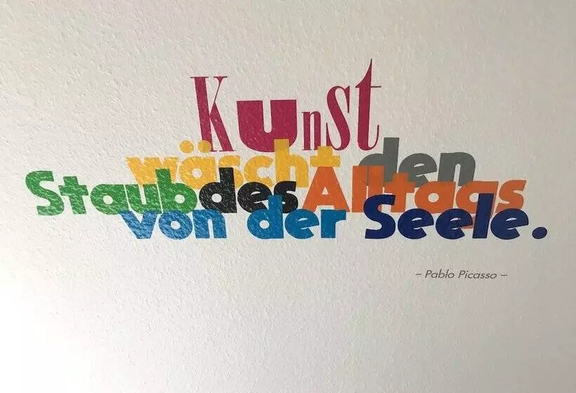 Majatalo Lilis Kleines