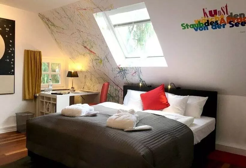 Majatalo Lilis Kleines