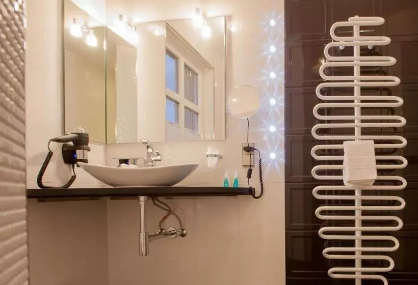 Aamiaismajoitus (B&B) Aragon   Hotel   Garni