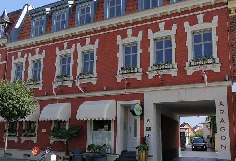 Aamiaismajoitus (B&B) Aragon   Hotel   Garni