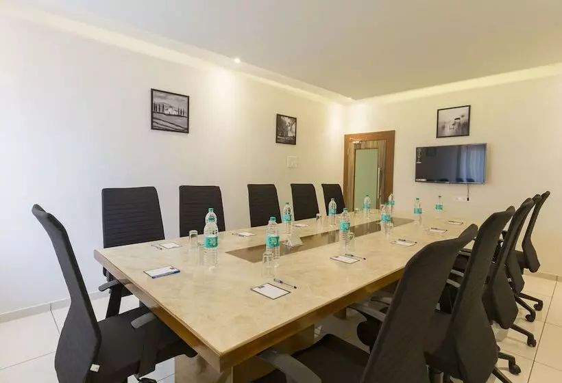 هتل Grand Plaza Suites