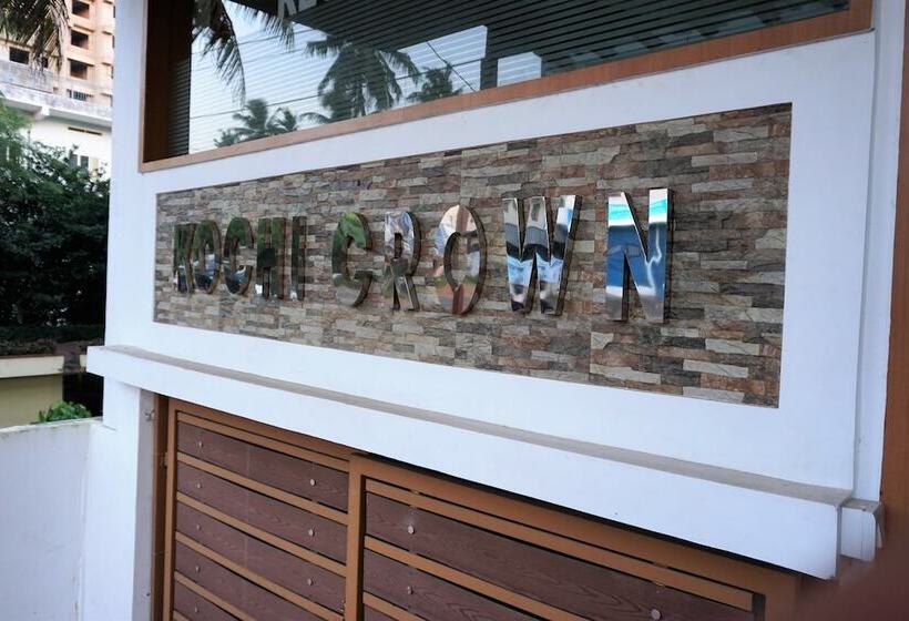 Hotel Kochi Crown