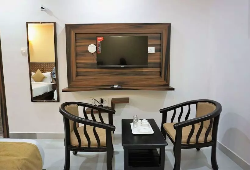 هتل Kochi Crown