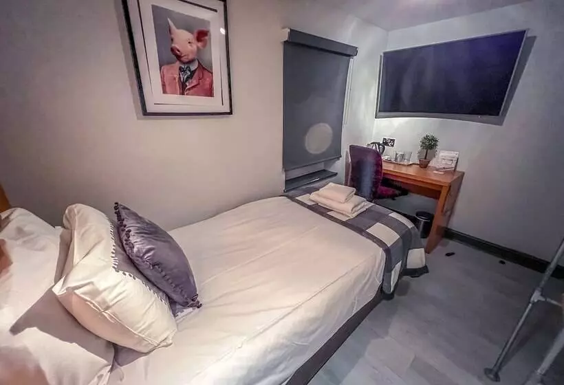 Majatalo Twenty Hotel And Bar