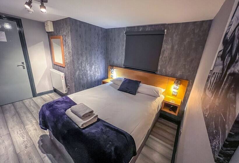 بنسيون Twenty Hotel And Bar