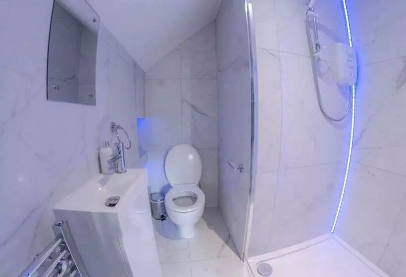 Majatalo Twenty Hotel And Bar