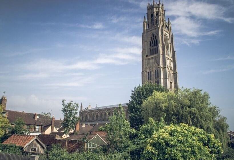 بنسيون Twenty Hotel And Bar