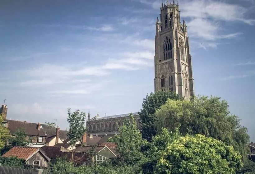 Majatalo Twenty Hotel And Bar