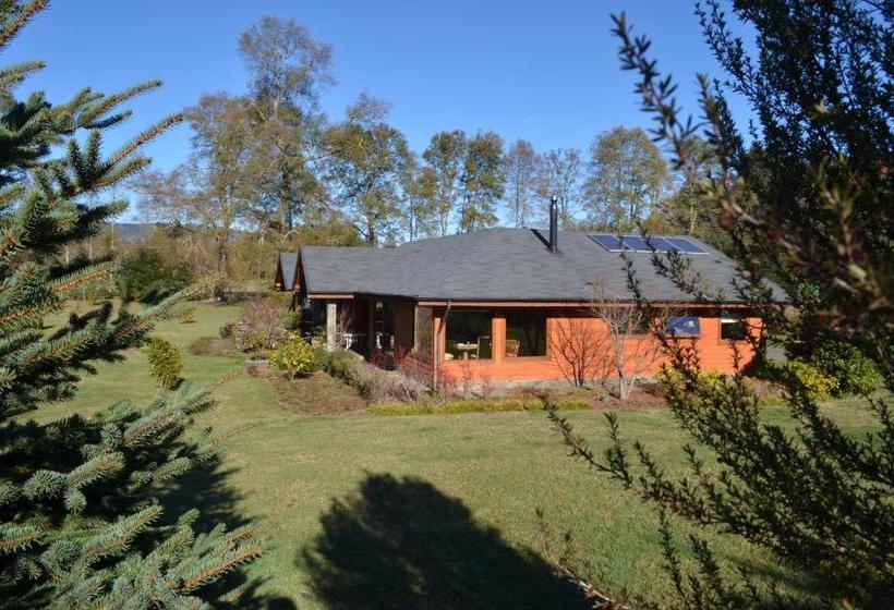 بنسيون Outrippers Pucón