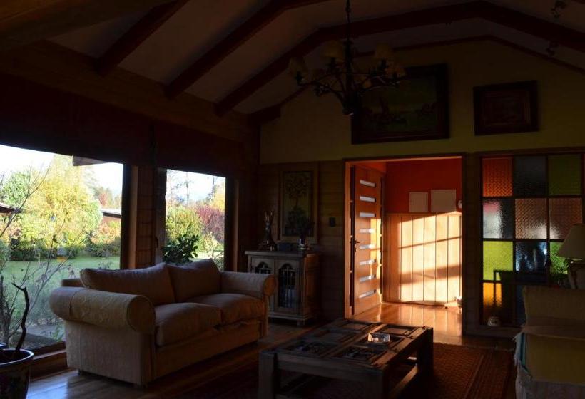 بنسيون Outrippers Pucón