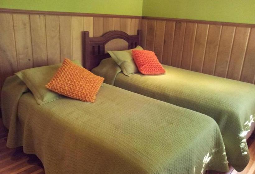 بنسيون Outrippers Pucón